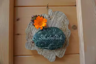 06_redlerhof_schoberblick_Tuerschild